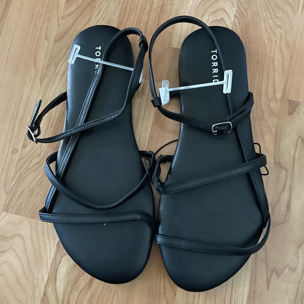 I Brand New size NW, black Torrid sandals